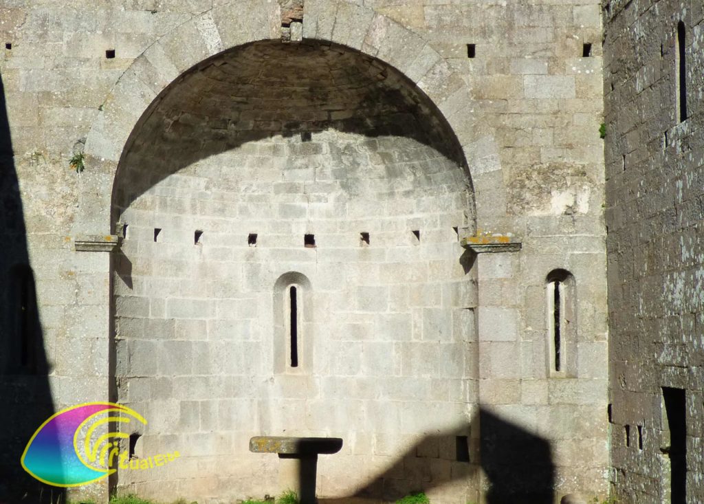 Altar de la iglesia románica de San Giovanni