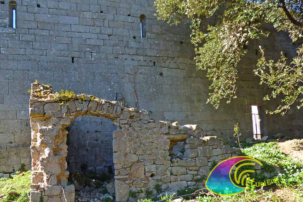 Exterior de la iglesia románica de San Giovanni