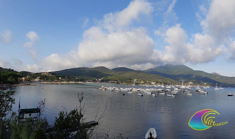 Il campo boe per ormeggio imbarcazioni alla Guardiola