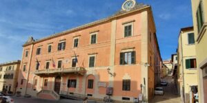 El edificio que alberga el municipal de Portoferraio