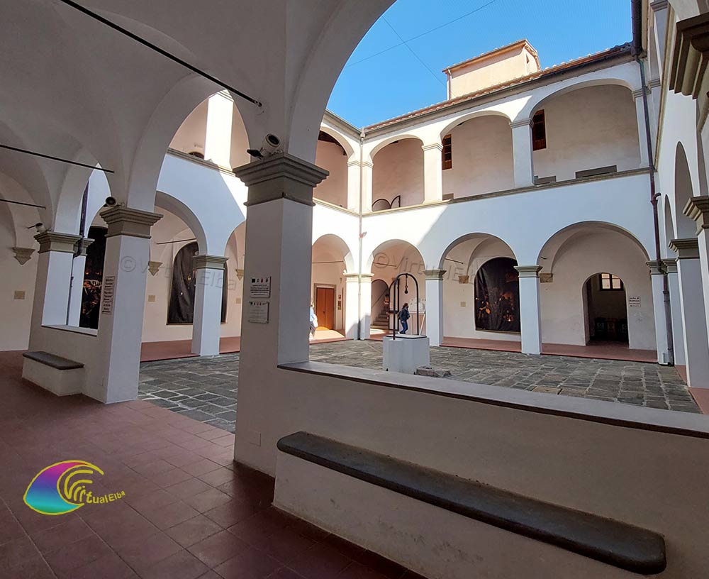 Antiguo Convento S. Salvatore hoy Centro Cultural y de Congresos De Laugier