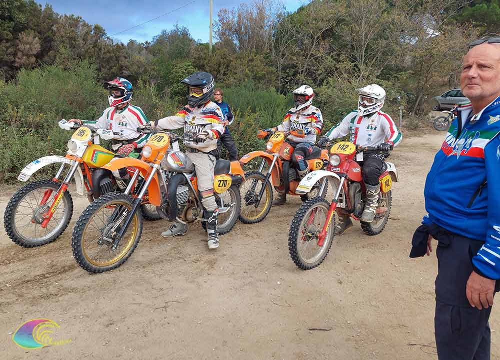 Centauri listo en la entrada de la PS 'Salicastro' 195 Bernardi Cesare Moto Club Sorci Verdi Puch Frignerio 175 - 270 Ruger Manuel Moto Team Alemania Kramer 400 - 272 Althaus Jurgen Motorcycle Team Alemania Kramer 410 - 142 Signorelli Angelo Motor Club Surci Verdi Fantasmer  Equipo de Motor 75 