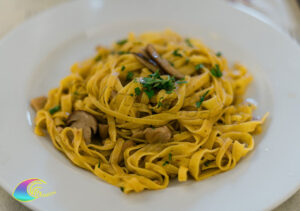 Plato de pappardelle elaborado con setas de Elba