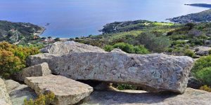 Resti semilavorati all'Antica cava delle Grottarelle