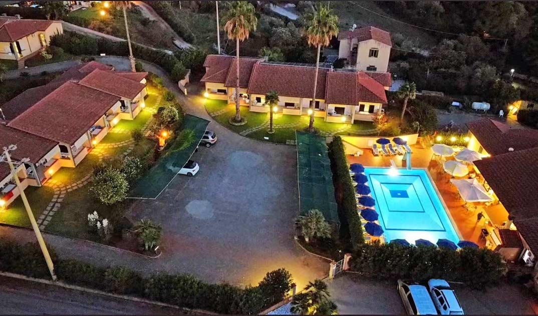 Residence Alithai Isola d'Elba foto aerea serale